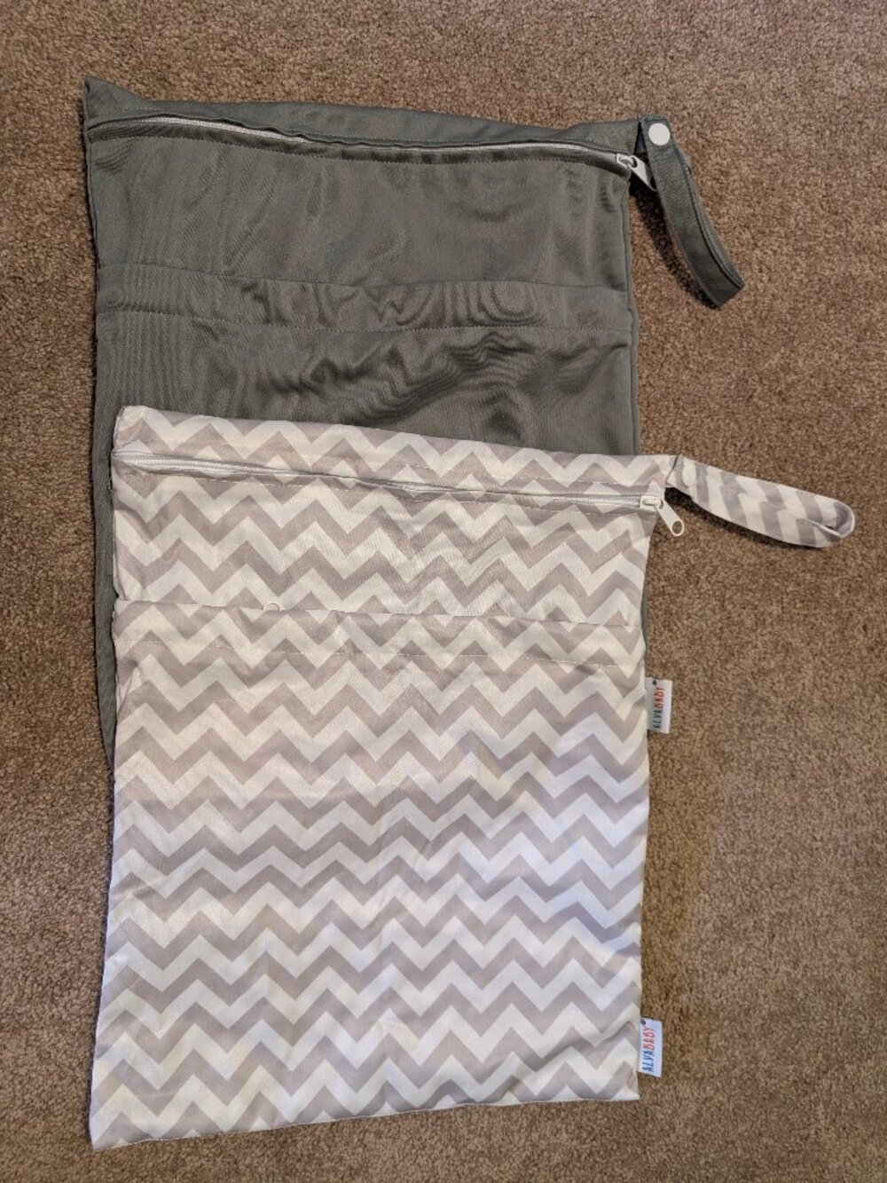 2 𝅺Alva Baby Waterproof Travel Wetbags| Gray white 2 pockets